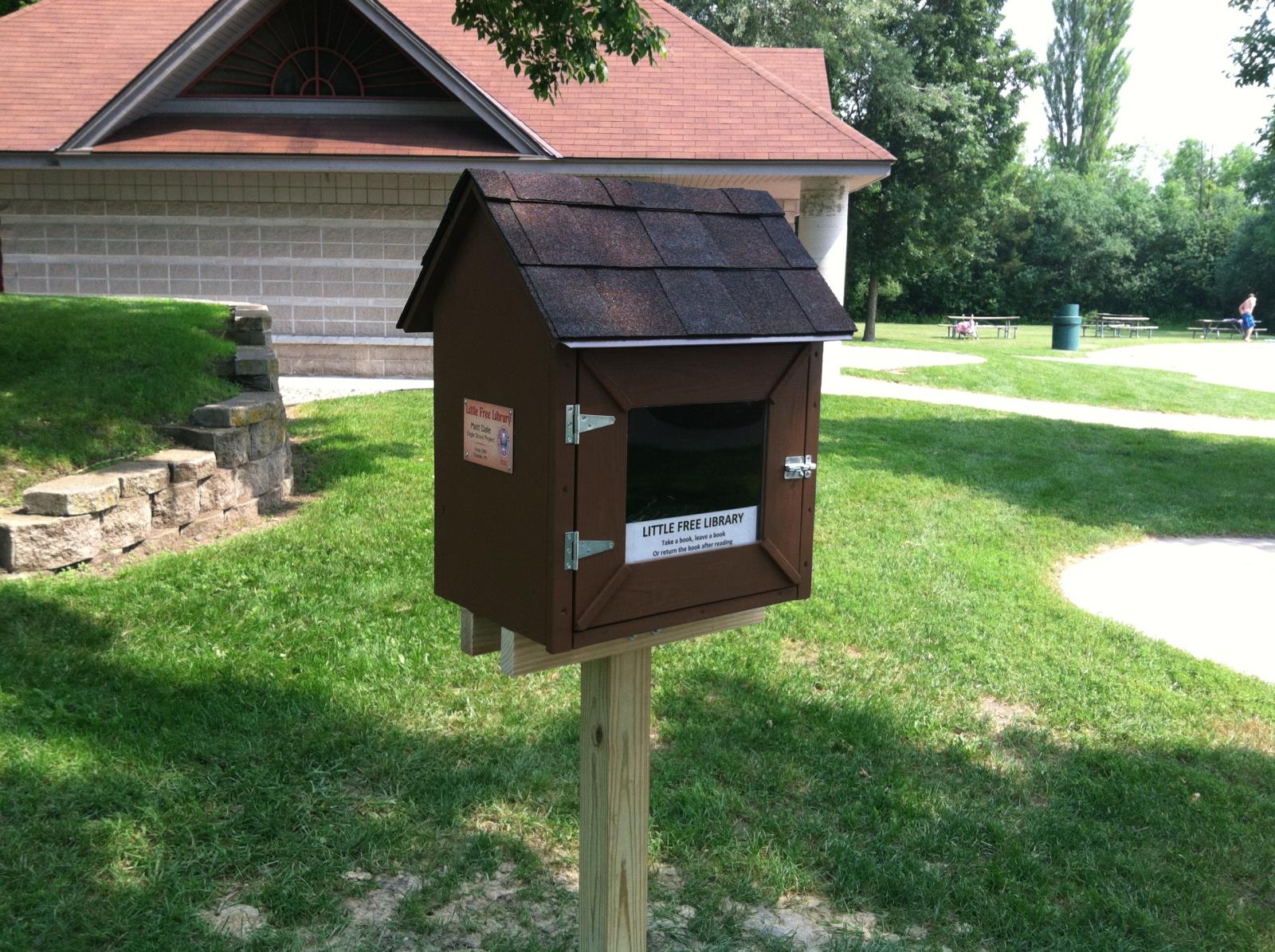 Little_Library_2013